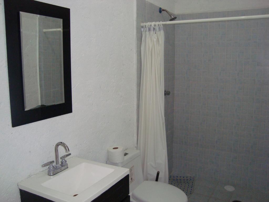 Hotel Teques Inn Tequesquitengo Phòng bức ảnh